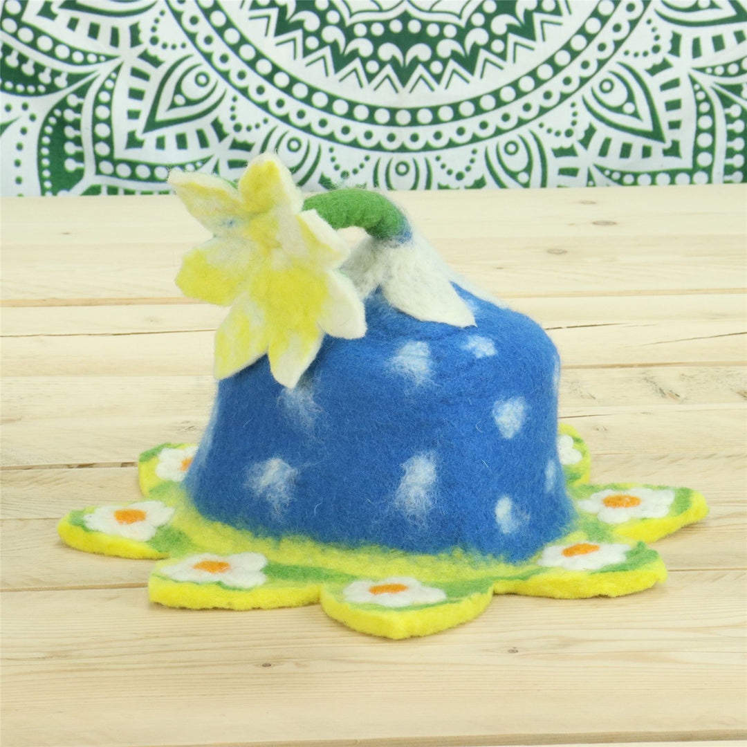 LoudElephant Handcrafted Wool Felt Hat from Nepal - Daisies